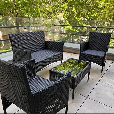 Apartment Family With 2 Bedrooms, Terrace And Free Garage Parking