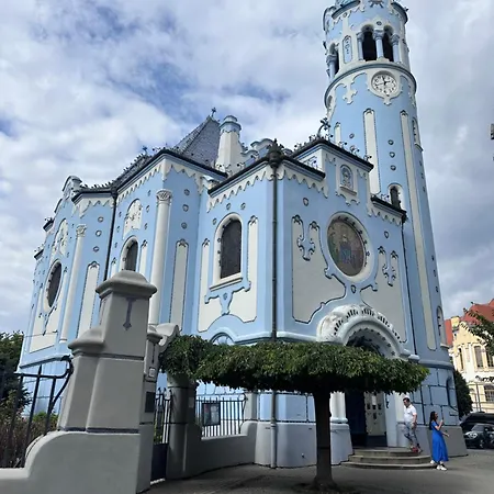 Bezrucova - 2 Bedrooms, Terrace And Free Garage Parking * Братислава