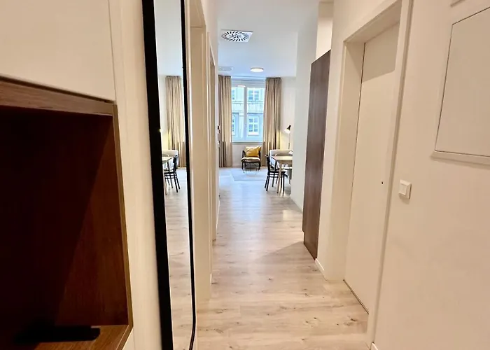 Daire Bezrucova - 2 Bedrooms, Terrace And Free Garage Parking *