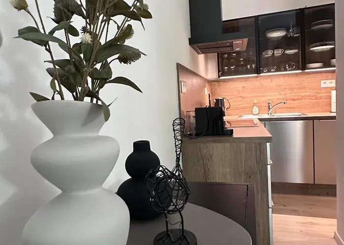 Daire Bezrucova - 2 Bedrooms, Terrace And Free Garage Parking *